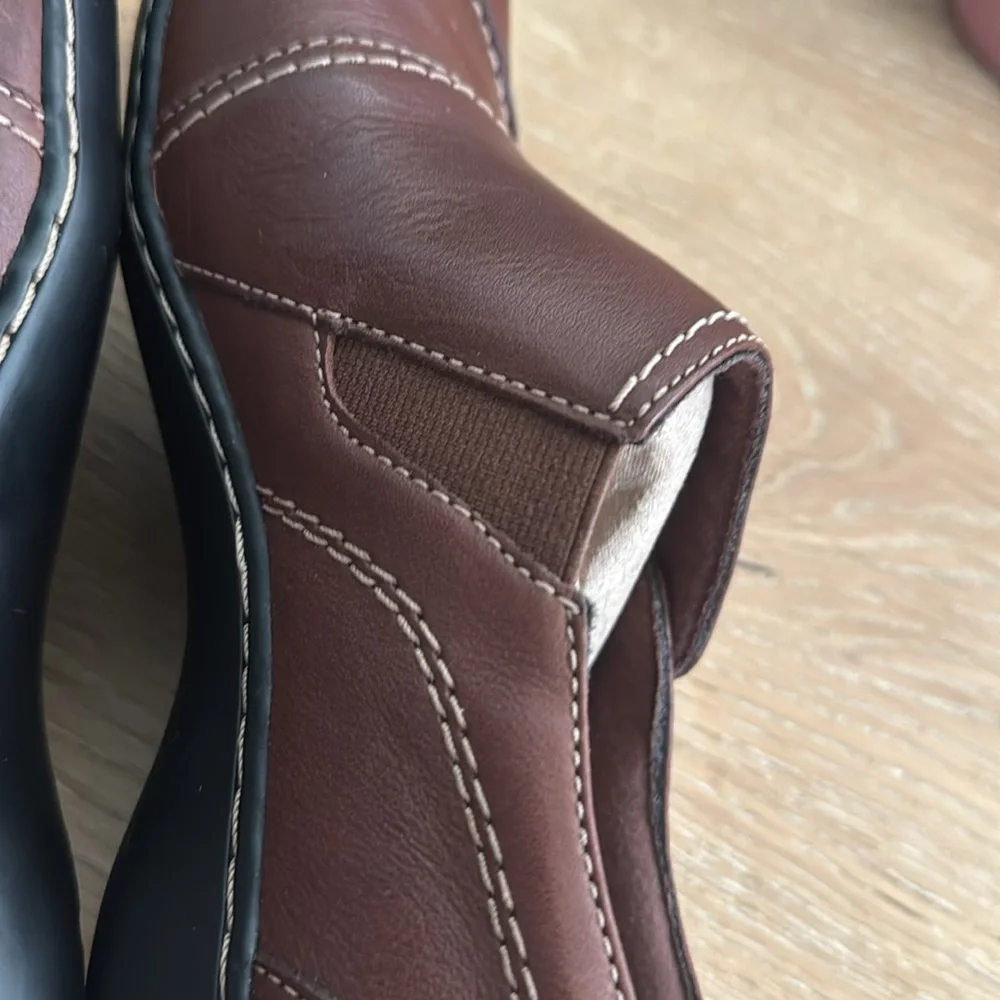 Clarks Dark Brown Leather Clogs with Button Detail - Picture 8 of 11